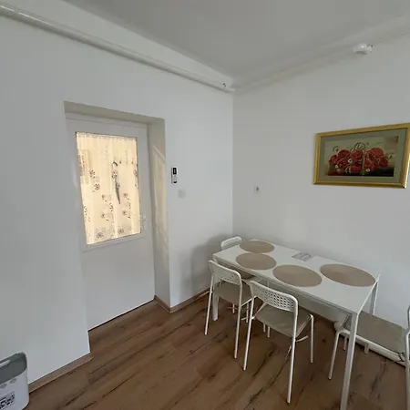 Apartment Haromfa Apartman *