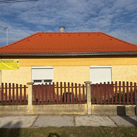 Haromfa Apartman Апартаменты Haromfa